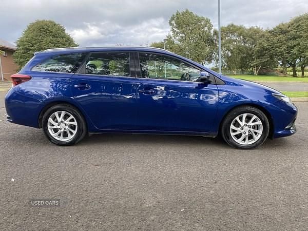 Used Toyota Auris Business Edition 2017 Blue Estate