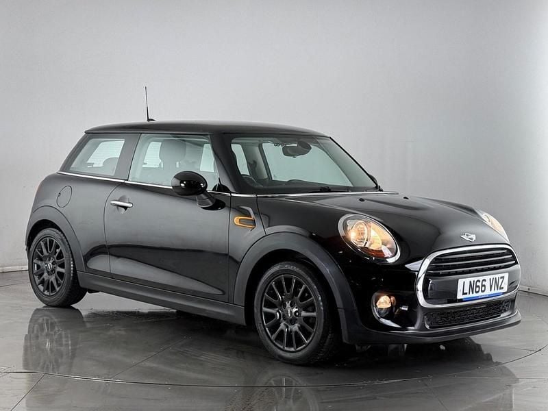Used Mini Cooper Hatch 136 HP (100 kW) 2016 Black Hatchback