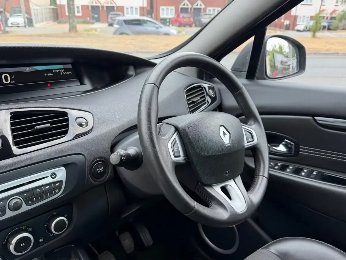 Used Renault Scénic III Dynamique 110 HP (80 kW) 2012 Grey MPV
