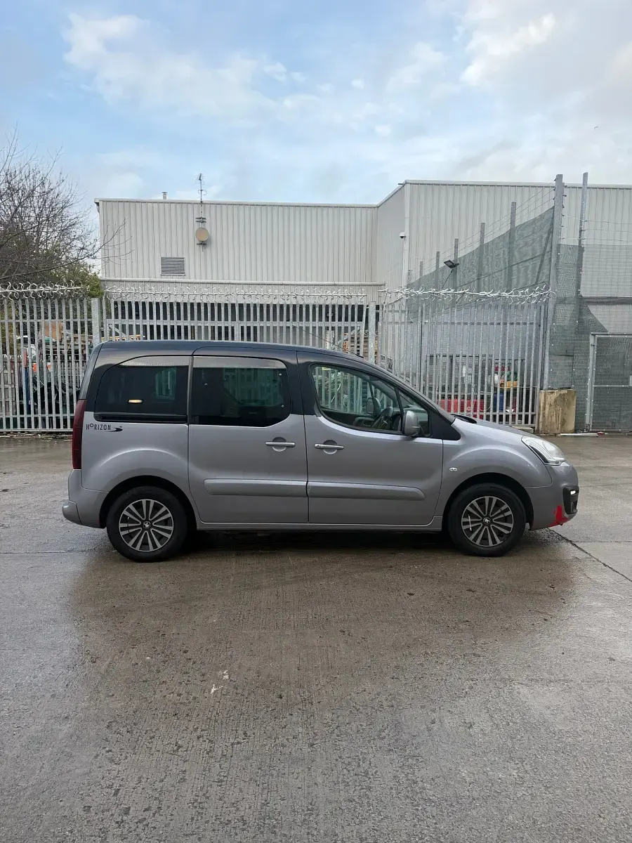 Used Peugeot Partner Tepee Allure 100 HP (73 kW) 2017 Grey MPV