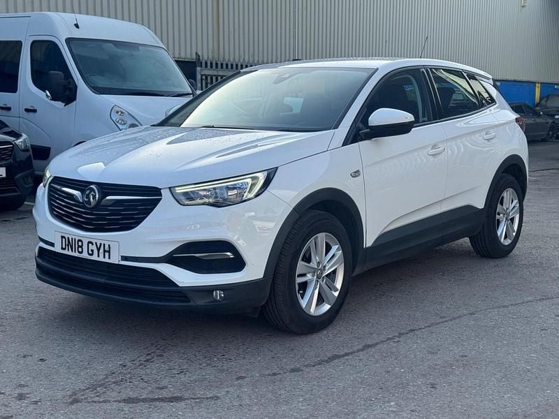 Used Vauxhall Grandland X 2018 White SUV