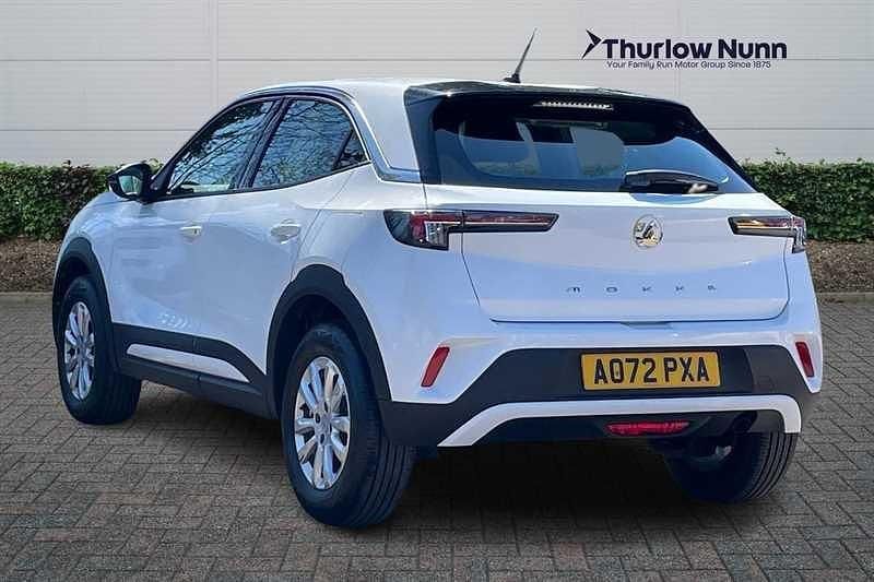 Second-hand Vauxhall Mokka Design Edition 100 CP (73 kW) 2022 Alb SUV