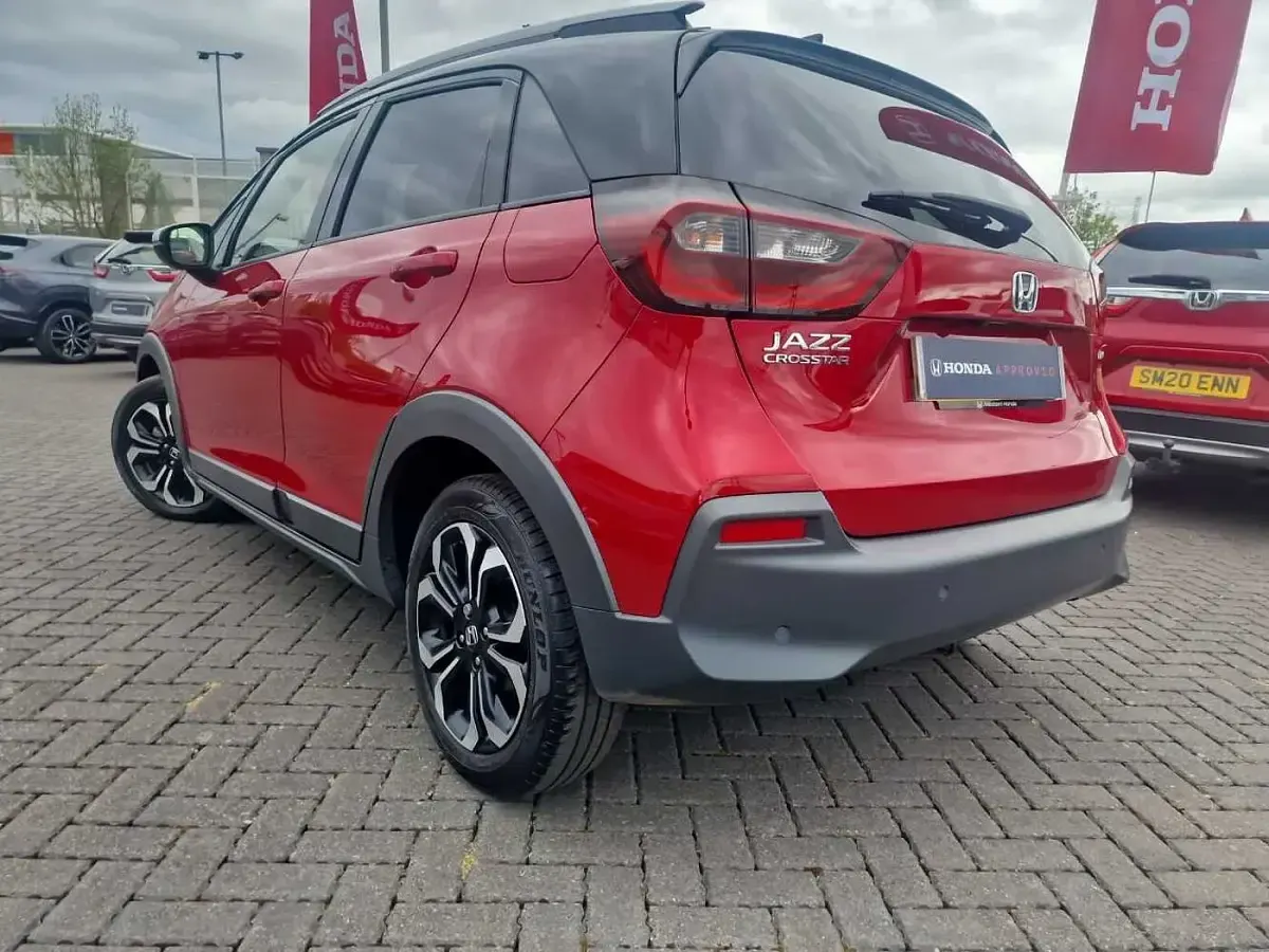 Used Honda Jazz Hybrid 109 HP (80 kW) 2022 Red Hatchback