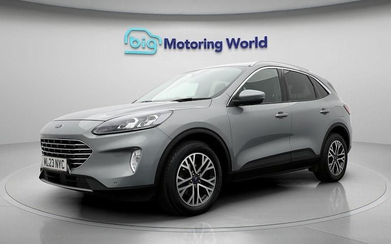 Usado Ford Kuga Titanium 150 CV (110 kW) 2023 Plateado SUV