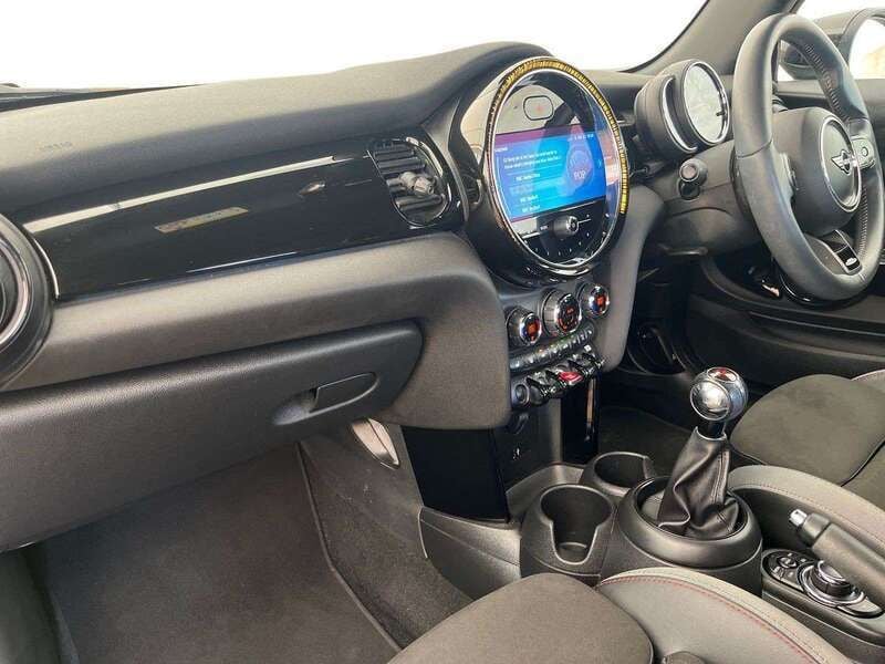 Image 2/4