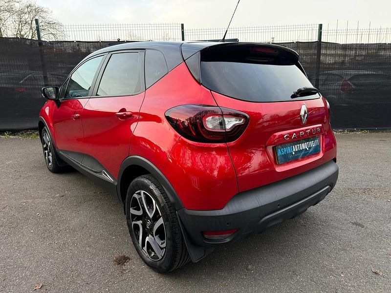 Used Renault Captur Iconic 2019 Red/black SUV
