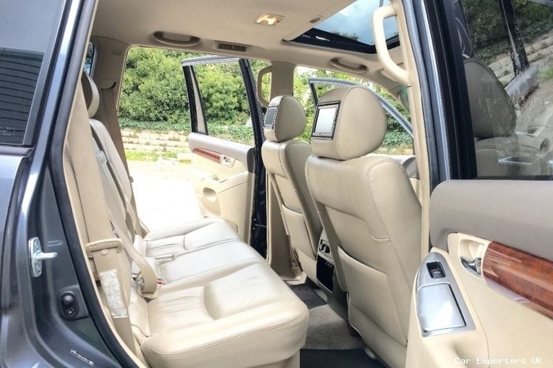 Used Toyota Land Cruiser 173 HP (127 kW) 2007 SUV