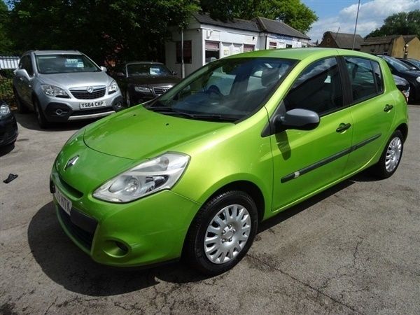 Green Used 2010 Renault Clio II Expression Hatchback | £2,995 (Fair price) - Image 1/1
