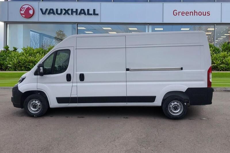 Grey New 2025 Citroën Relay Van | £26,690 (A bit pricey) - Image 1/4