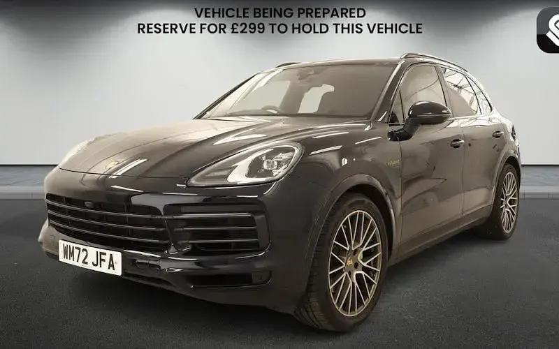 Used Porsche Cayenne Platinum Edition 462 HP (339 kW) 2022 Blue SUV