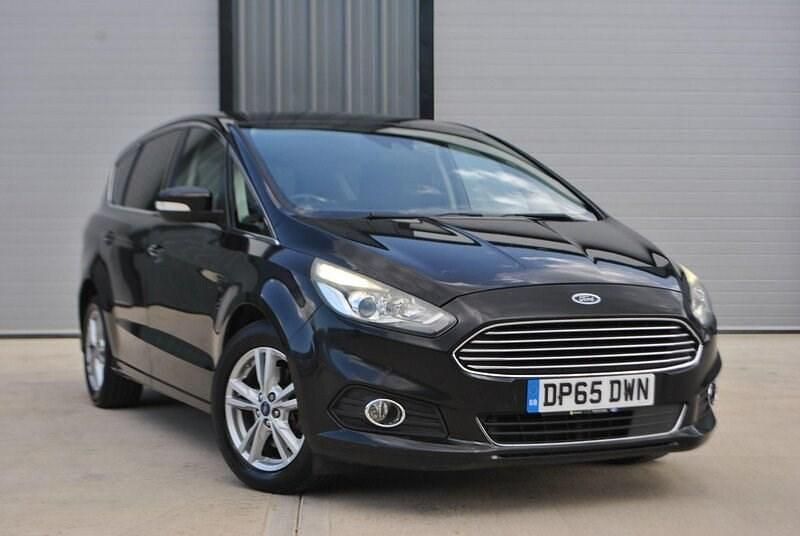 Used Ford S-MAX Titanium 150 HP (110 kW) 2016 Black MPV