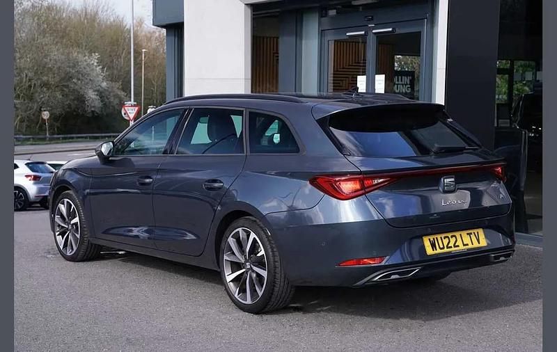 Used Seat Leon FR Sport 147 HP (108 kW) 2022 Grey Estate