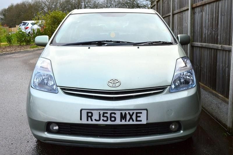 Used Toyota Prius 2006 Green Hatchback