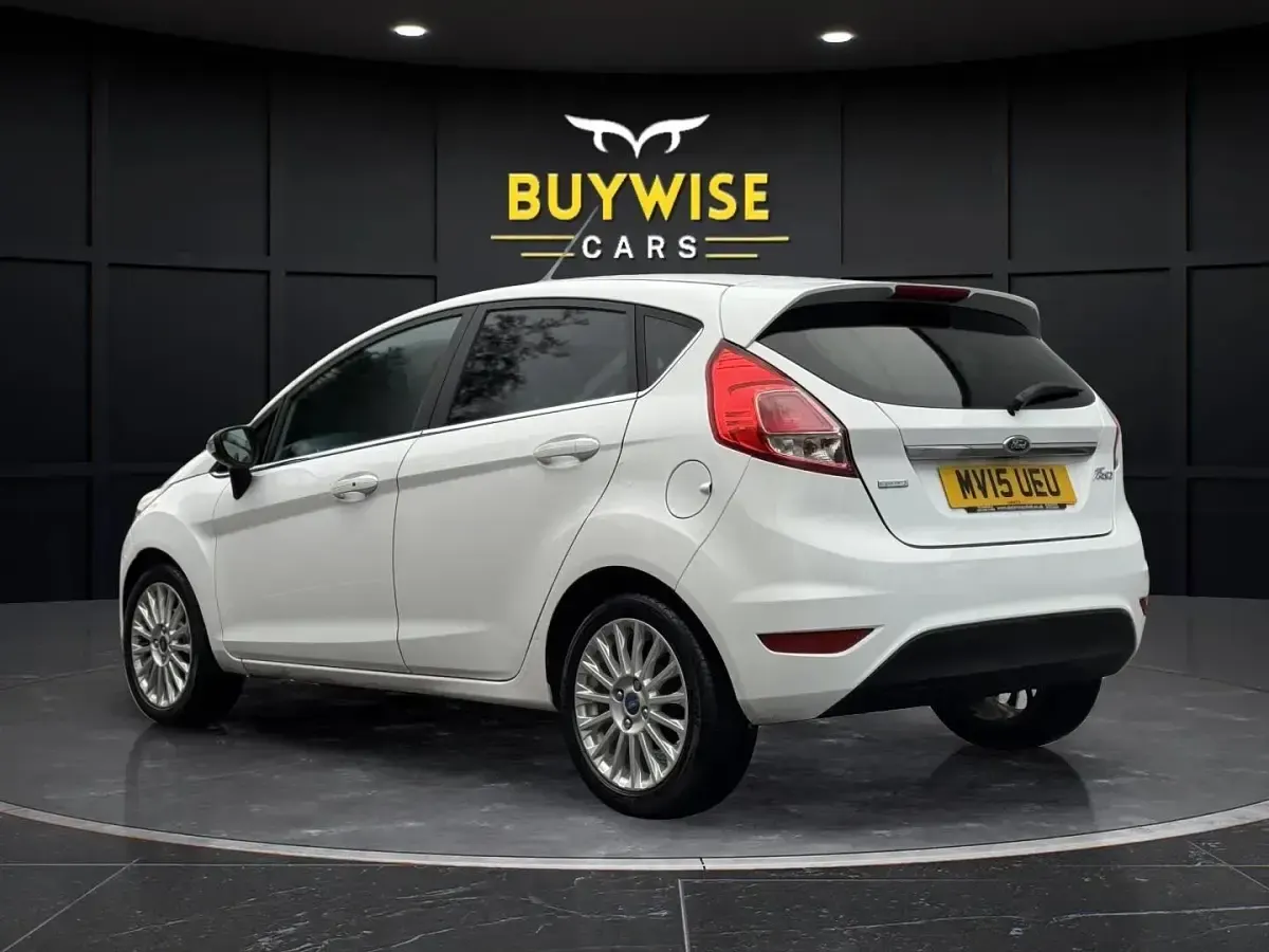 Used Ford Fiesta Titanium 2015 White Hatchback