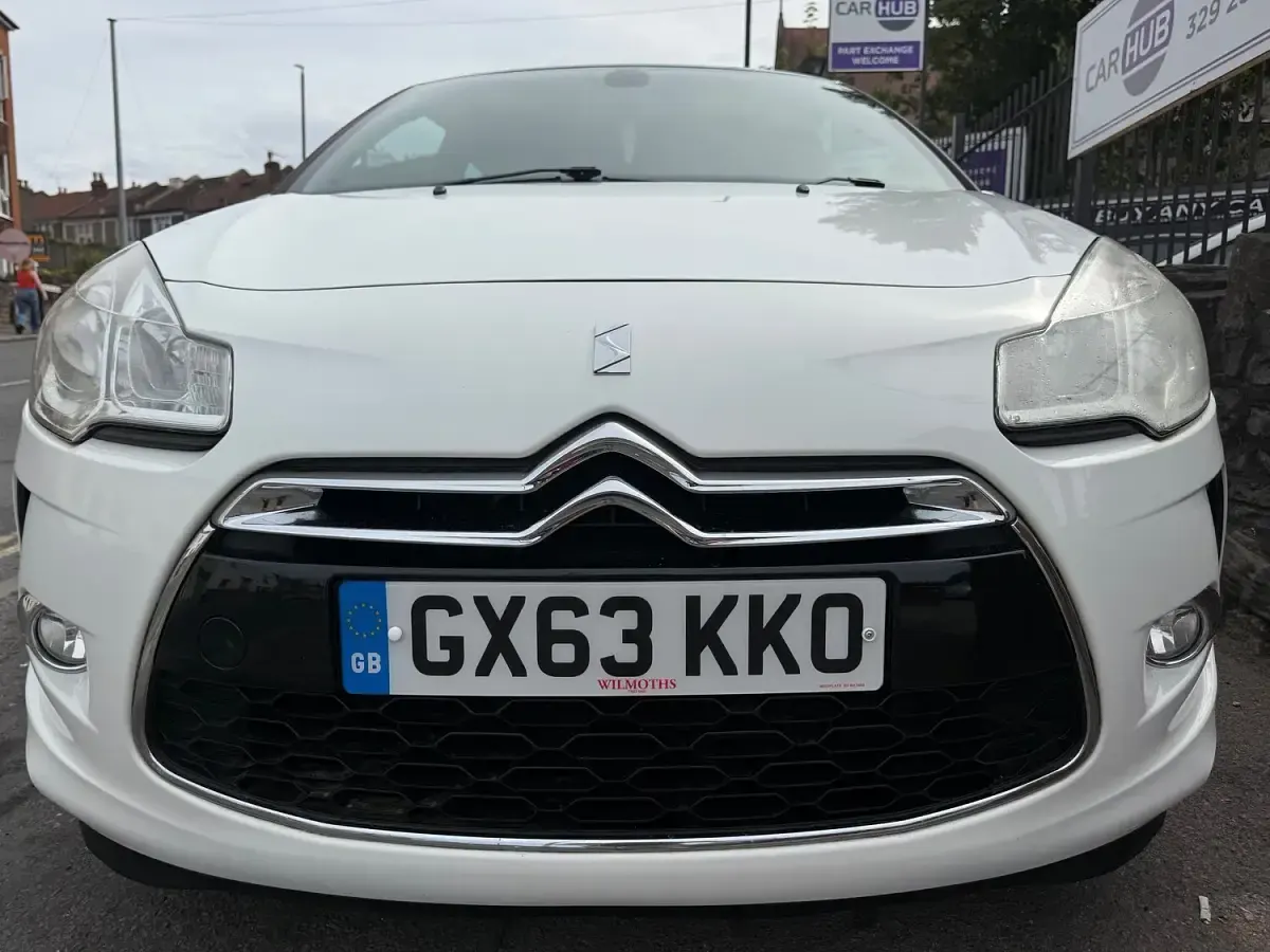 Used Citroën DS3 120 HP (88 kW) 2013 White Hatchback
