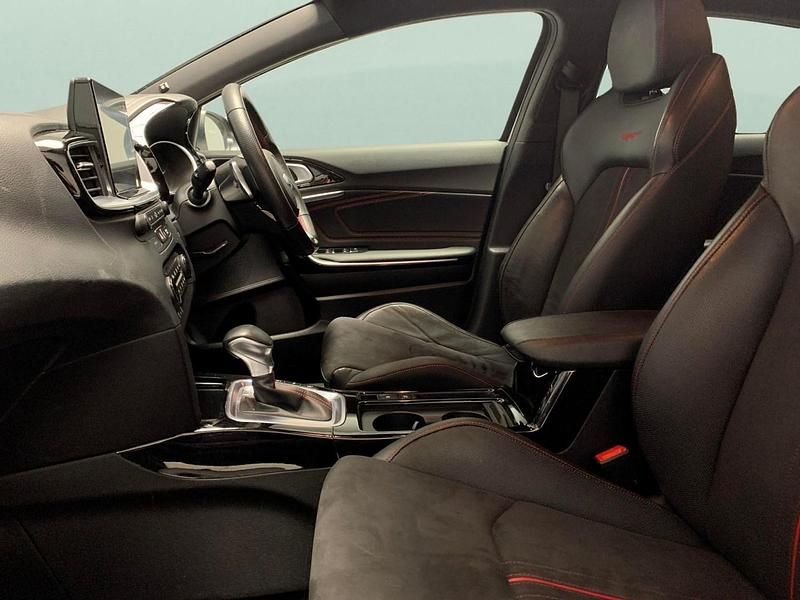 Used Kia ProCeed GT 201 HP (147 kW) 2019 White Estate