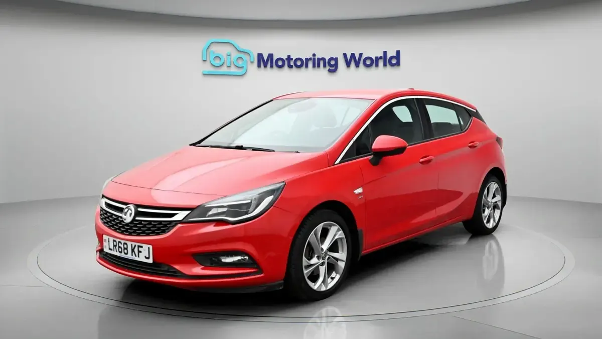 Used Vauxhall Astra SRi 150 HP (110 kW) 2018 Red Hatchback