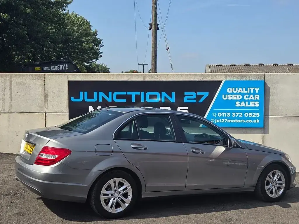 Used Mercedes C180 Executive 156 HP (114 kW) 2013 Silver Sedan