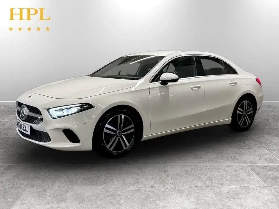 Używany Mercedes A200 Executive 163 KM (119 kW) 2020 Biały Sedan/Limuzyna
