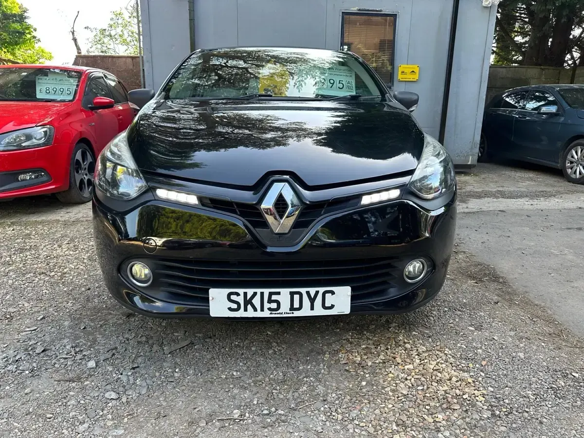 Used Renault Clio IV Expression+ 75 HP (55 kW) 2015 Black Hatchback