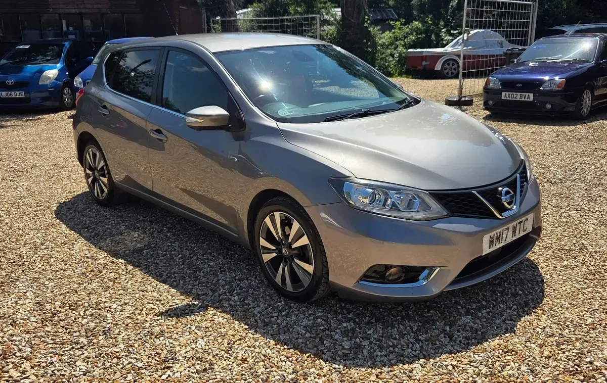 Used Nissan Pulsar Tekna 115 HP (84 kW) 2017 Grey Hatchback