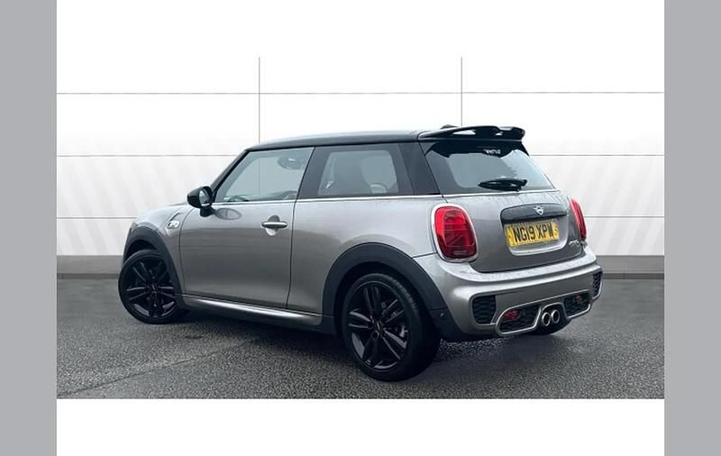 Used Mini Cooper S Sport 192 HP (141 kW) 2019 Silver Hatchback