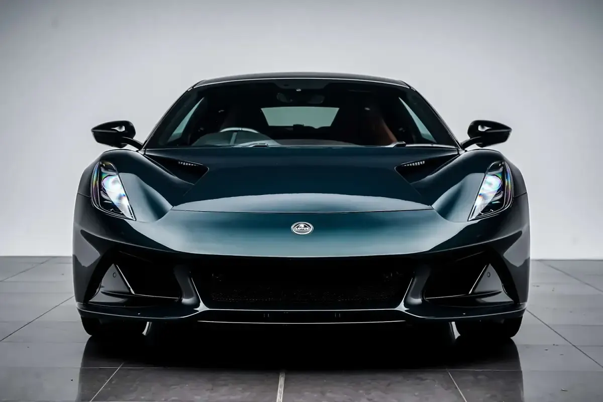 Used Lotus Emira 405 HP (297 kW) 2023 Green Coupe