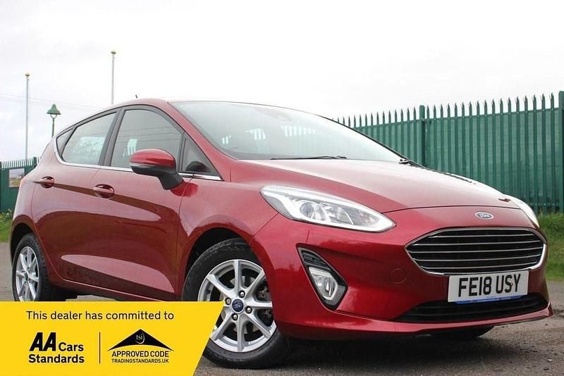 Used Ford Fiesta Zetec 100 HP (73 kW) 2018 Red Hatchback