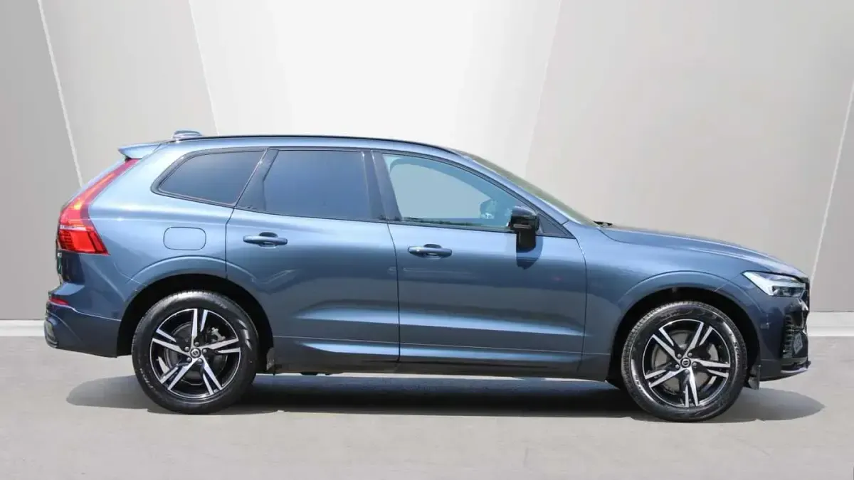 Used Volvo XC60 R-Design 197 HP (144 kW) 2022 SUV