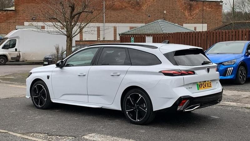 Used Peugeot 308 GT 113 kW (154 HP) 2024 White Estate