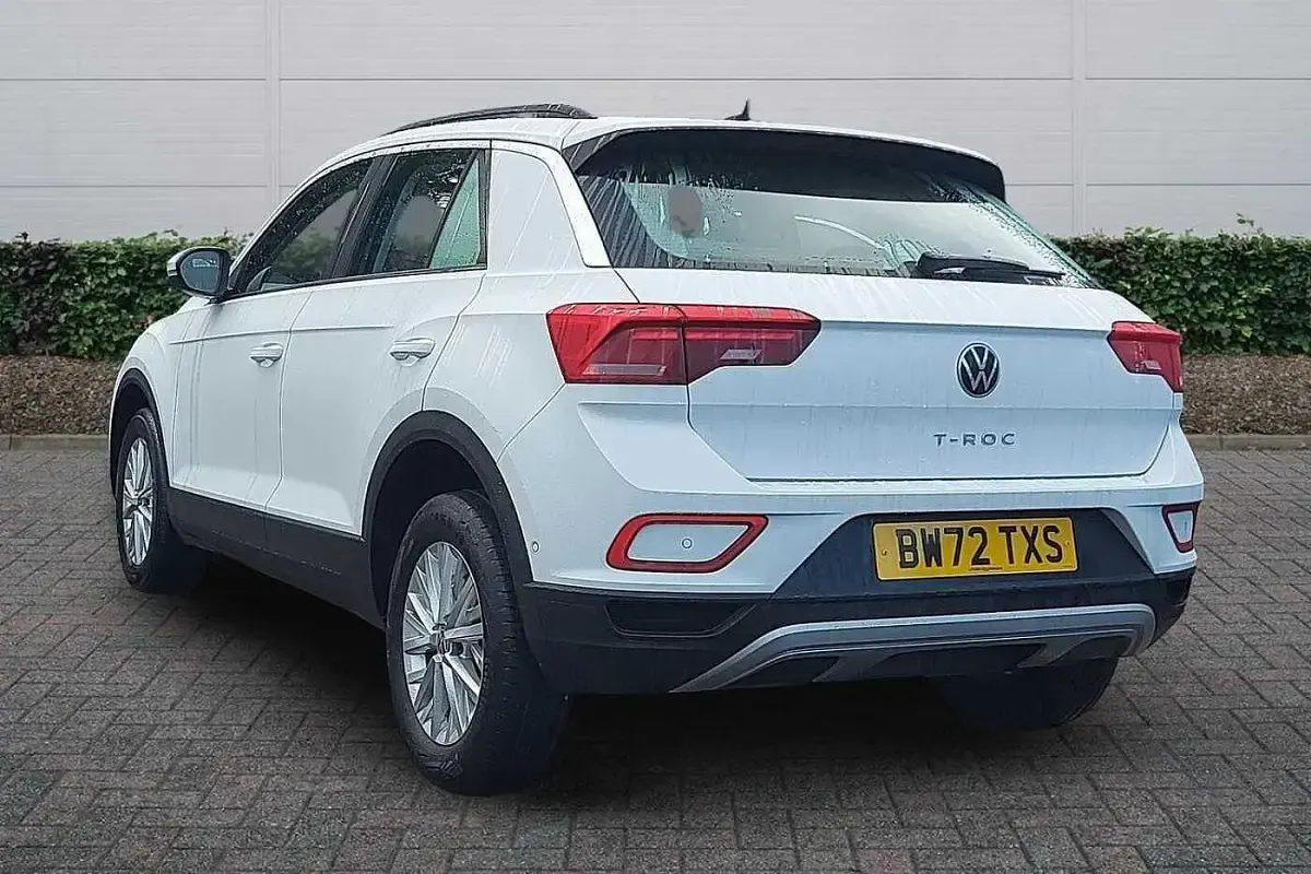 Used VW T-Roc Life 110 HP (80 kW) 2023 White SUV