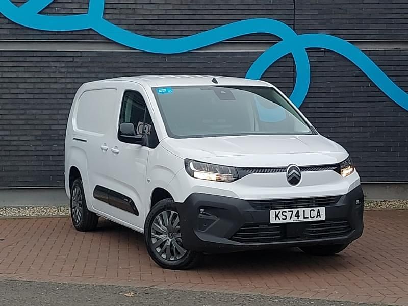 White Used 2024 Citroën Berlingo MPV | £18,998 (Fair price) - Image 1/4