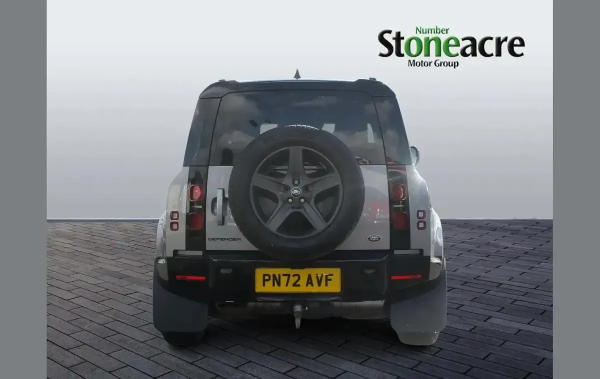 Used Land Rover Defender SE Dynamic 250 HP (183 kW) 2022 Grey SUV