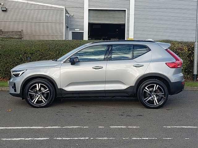 Used Volvo XC40 Plus 161 HP (118 kW) 2023 Silver SUV