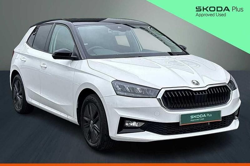 White Used 2025 Skoda Fabia Design Edition Hatchback | £16,299 (Fair price) - Image 1/4