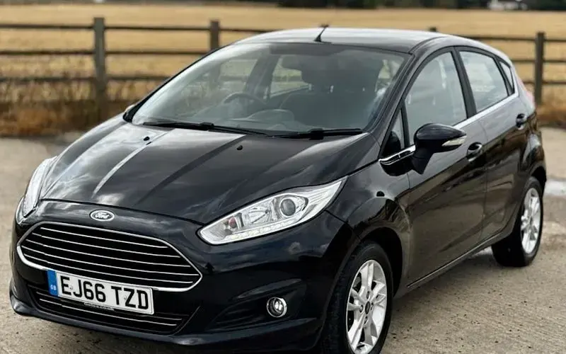 Used Ford Fiesta Zetec 101 HP (74 kW) 2016 Black Hatchback