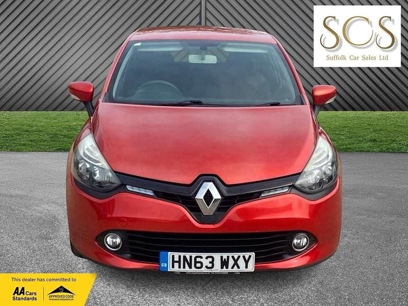 Used Renault Clio IV Expression+ 90 HP (66 kW) 2013 Red Hatchback