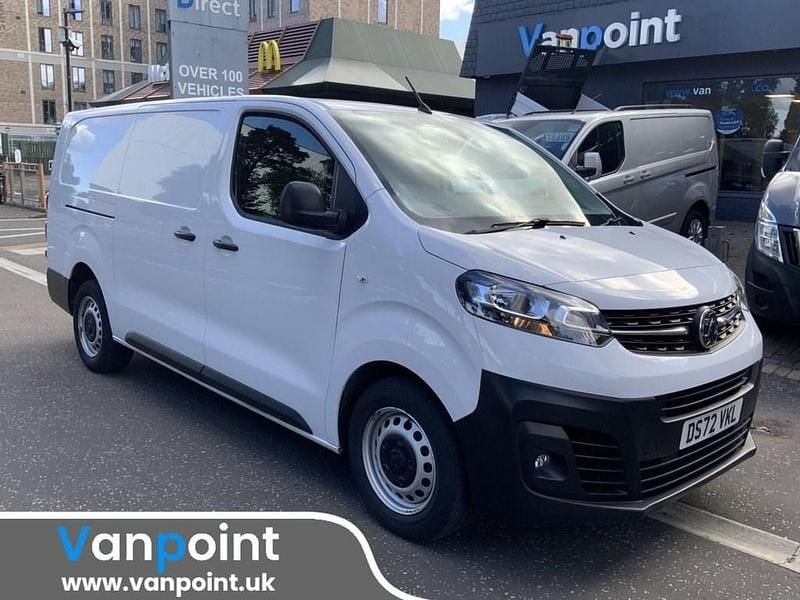 Used Vauxhall Vivaro S 100 HP (73 kW) 2022 White MPV
