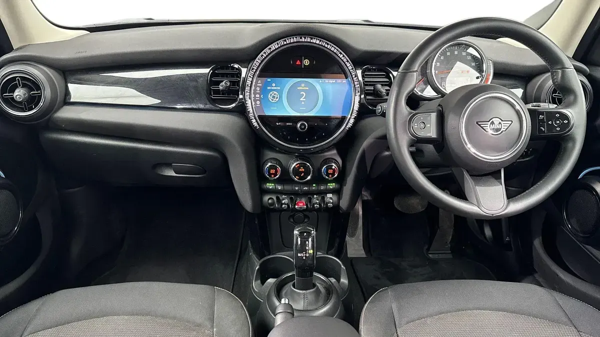 Used Mini Cooper Classic 134 HP (98 kW) 2022 Silver Hatchback