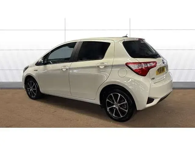 Second-hand Toyota Yaris Hybrid 101 CP (74 kW) 2018 Hatchback