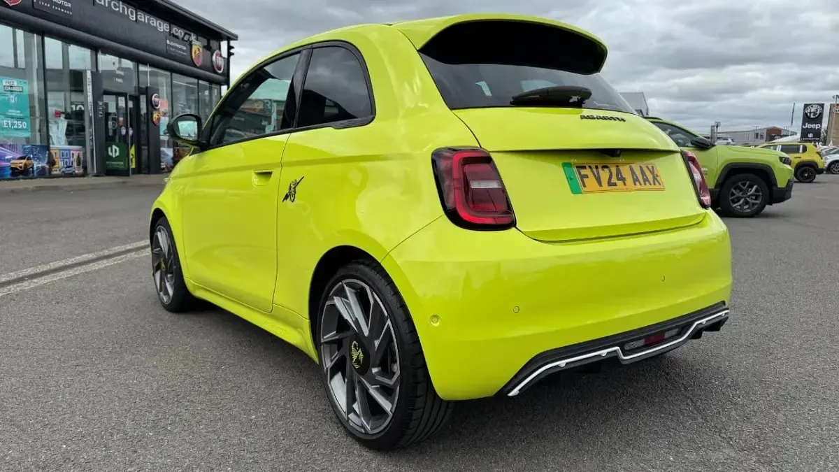 Used Abarth 500e Scorpionissima 112 kW (153 HP) 2024 Green Hatchback