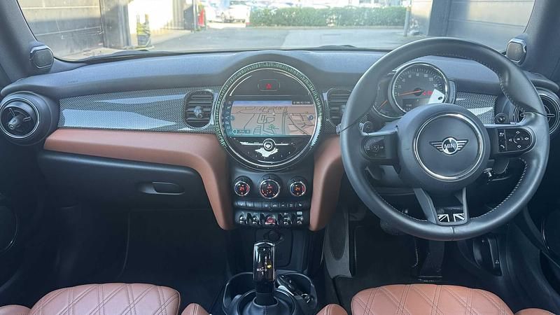 Usado Mini Cooper S Exclusive 176 HP (129 kW) 2023 Verde Citadino