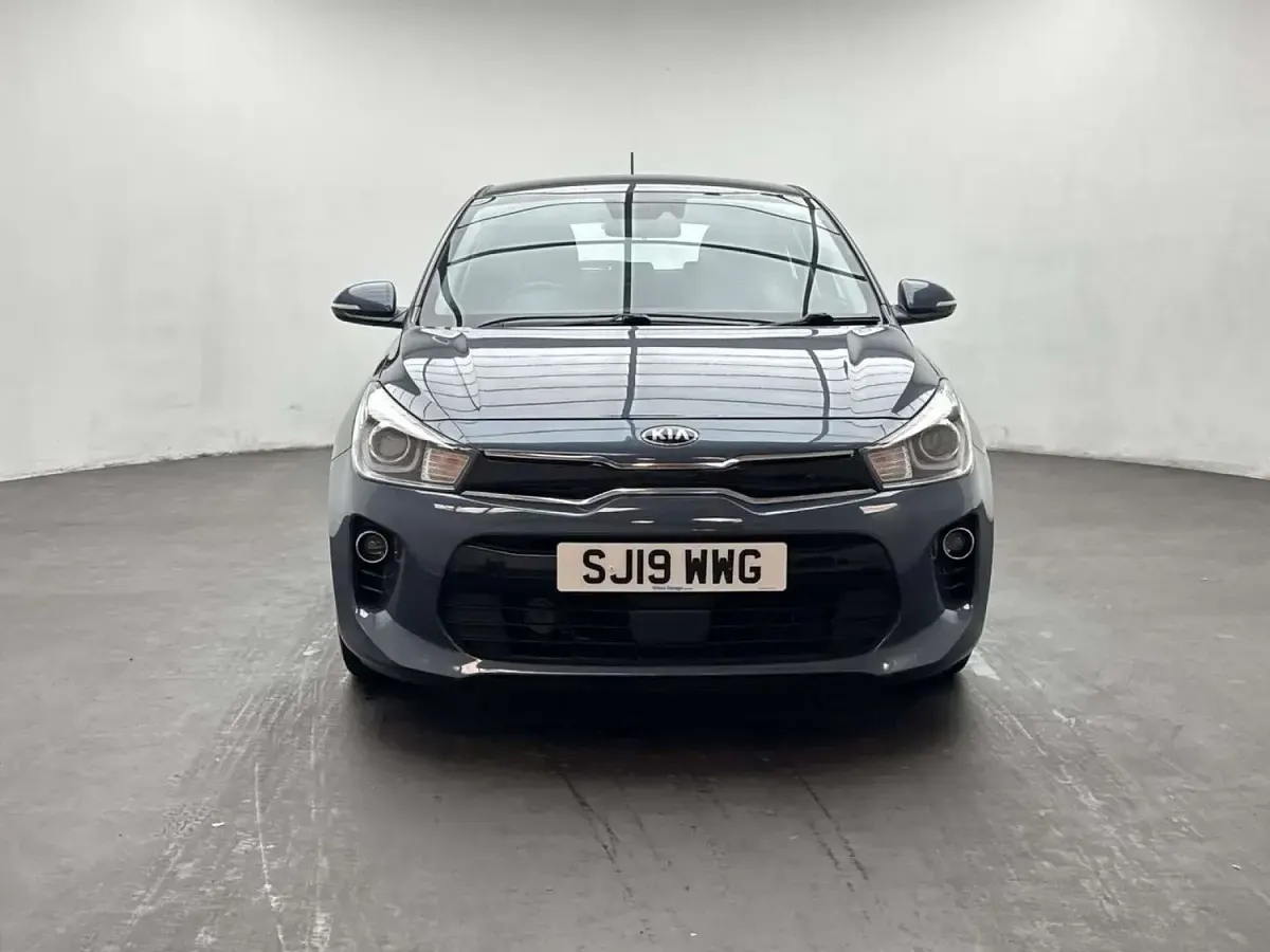 Used Kia Rio 83 HP (61 kW) 2019 Blue Hatchback