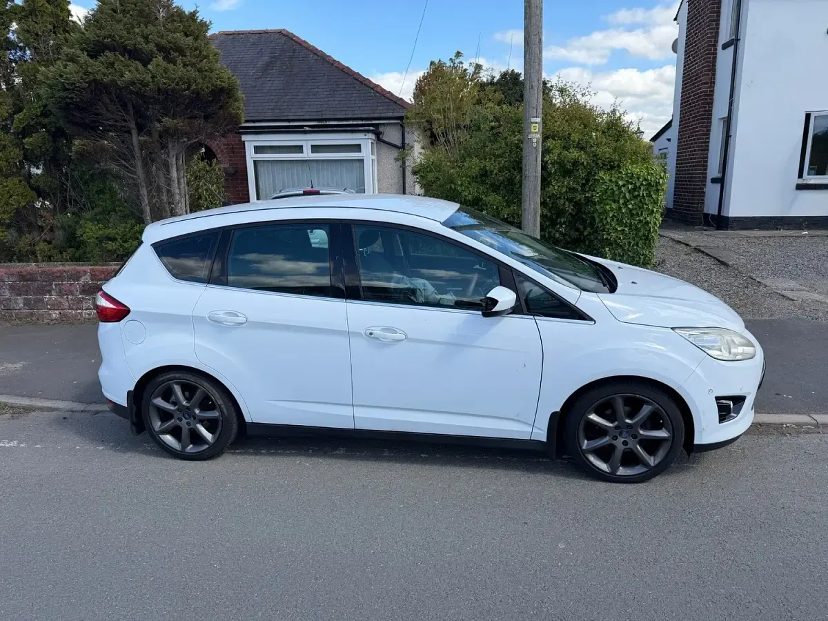 Used Ford C-MAX Titanium 115 HP (84 kW) 2011 White MPV