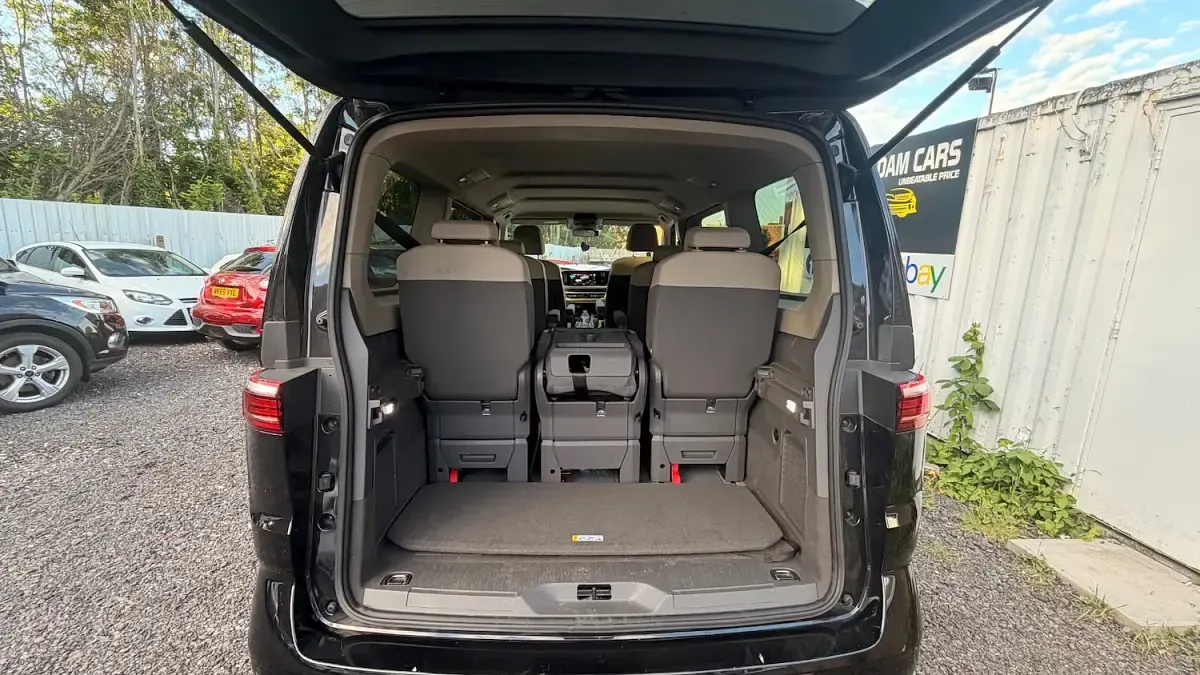 Used VW Multivan Life 147 HP (108 kW) 2025 Black MPV