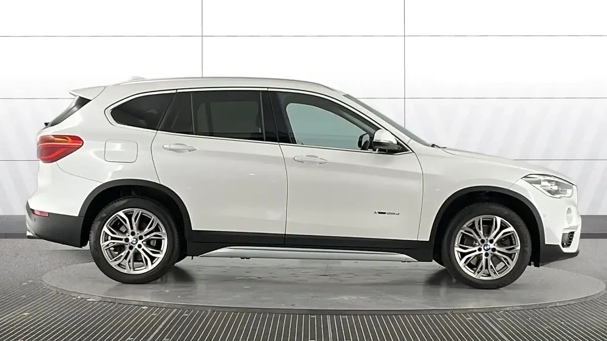 Used BMW X1 xLine 190 HP (139 kW) 2016 Mineral white SUV