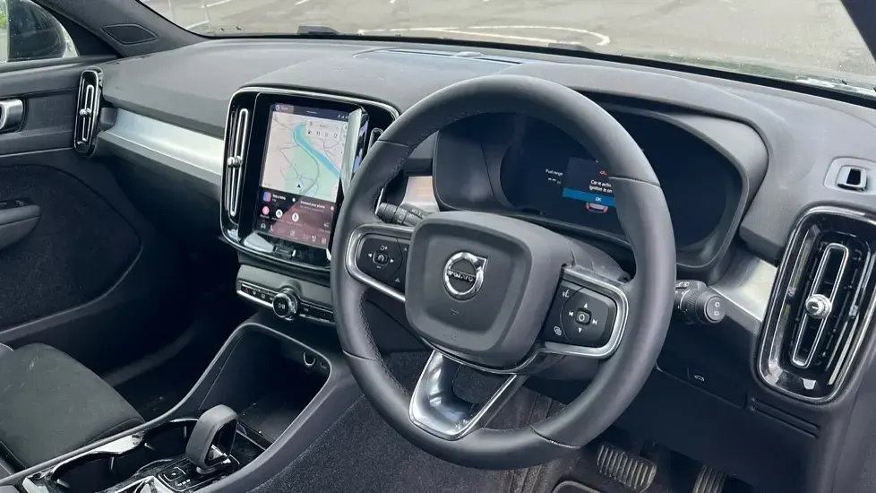 Used Volvo XC40 Plus 197 HP (144 kW) 2025 Black SUV