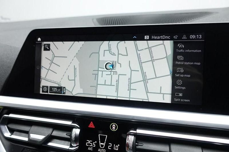 Begagnad BMW 330e M Sport 2021 Grå Sedan
