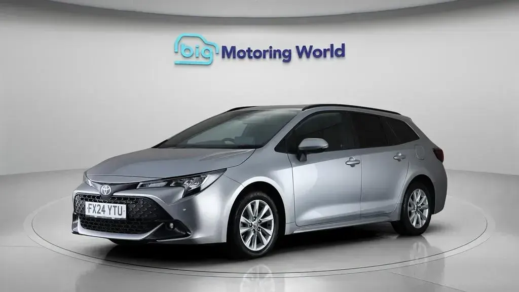 Used Toyota Corolla 140 HP (102 kW) 2024 Silver Estate