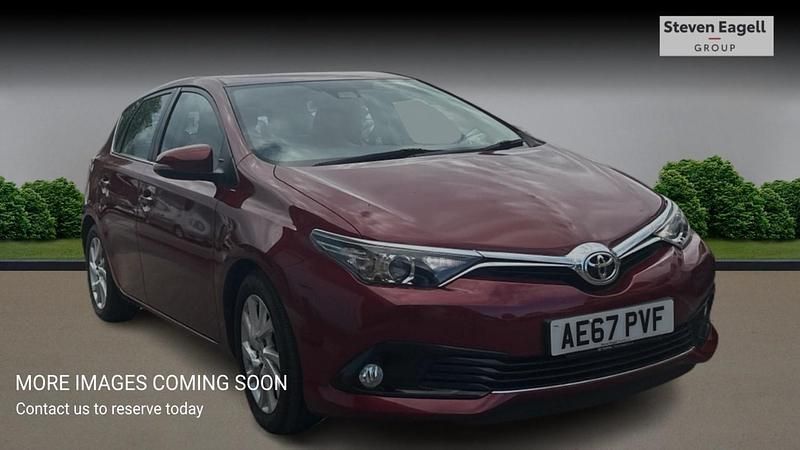 Used Toyota Auris Business Edition 2017 Red Hatchback
